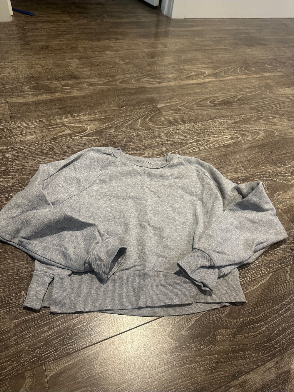 Colsie Heather Gray Cropped Sweatshirt